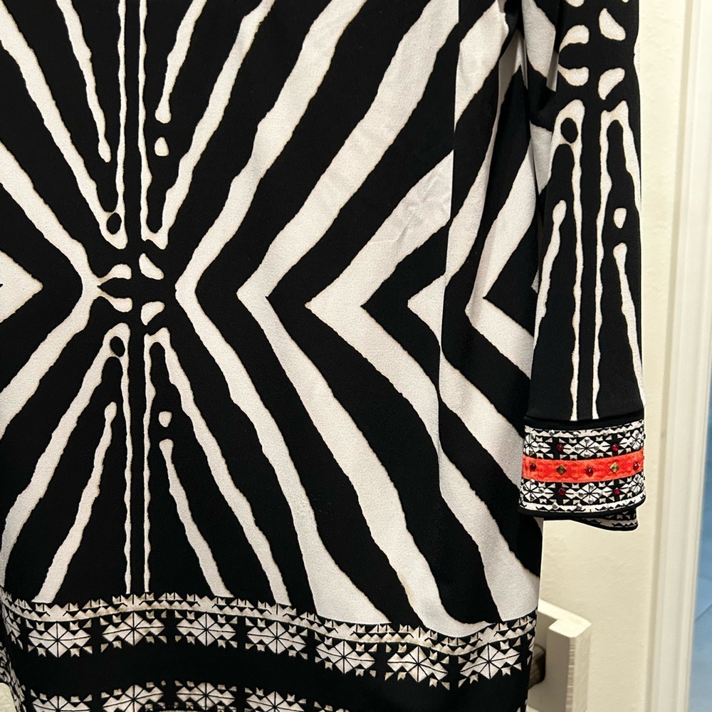 JM Blouse - Picture 3 of 6